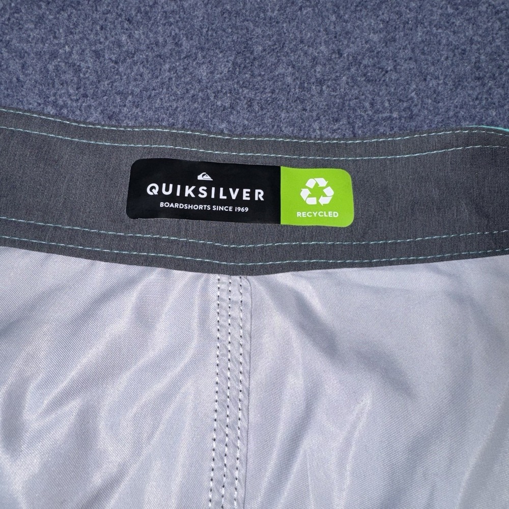 QUIKSILVER Board Shorts Men Size 33 Multi-Color Striped Beach Summer Swim Surf - Picture 5 of 10